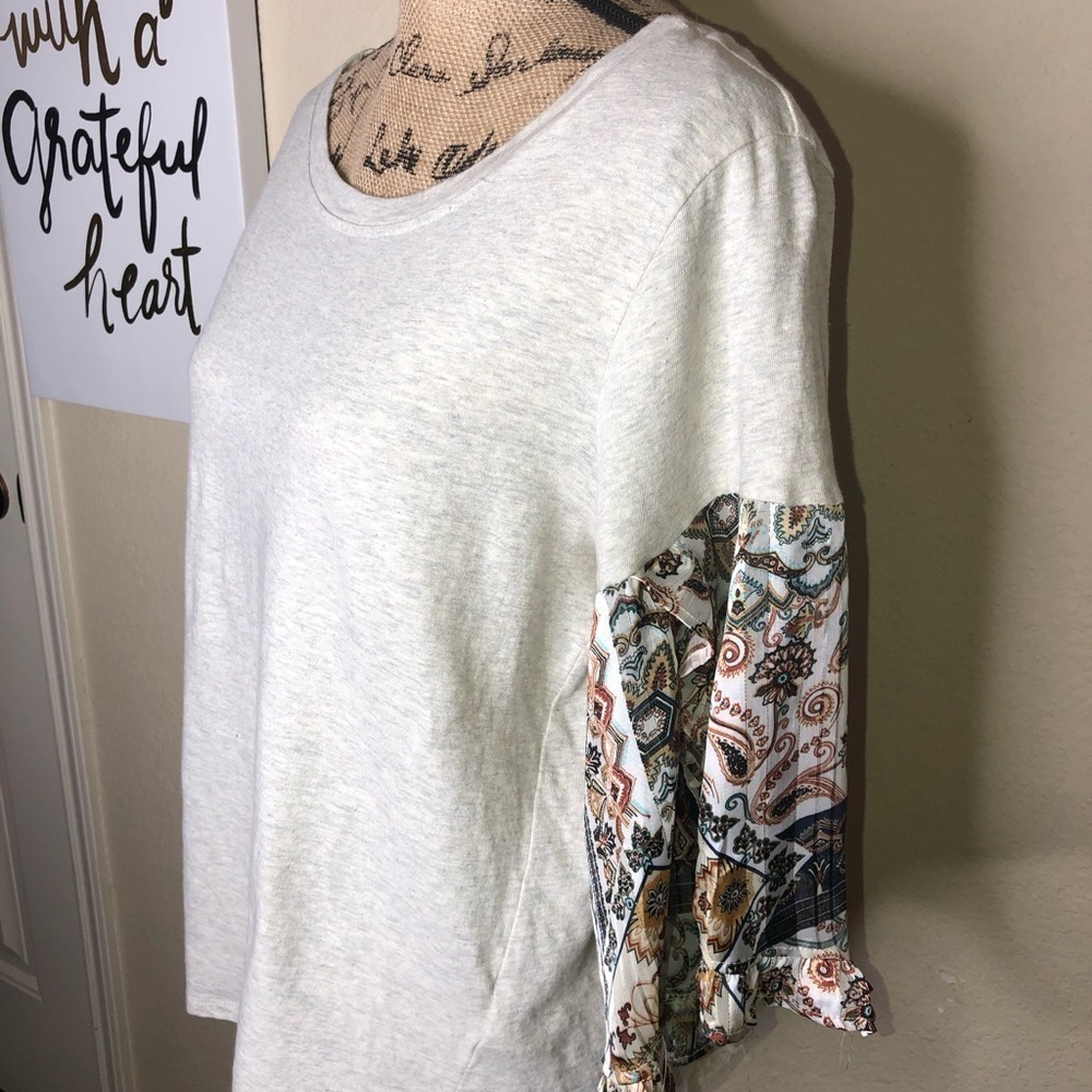 Umgee Grey Linen Peasant Top with Paisley Floral Flare Bell Sleeves Size Small
